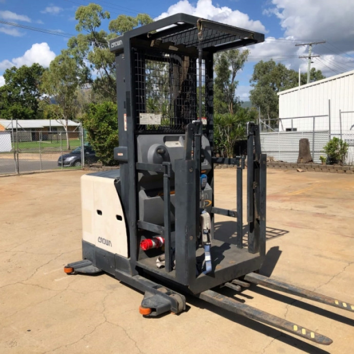 Used Crown Stockpicker SP3400
