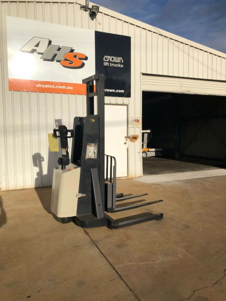 Crown Walkie Stacker 20IMT130A Refurbished